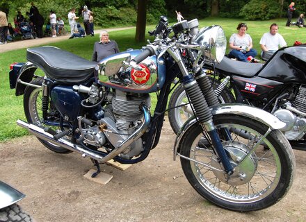 BSA_GOLD_STAR_MOTORCYCLE.jpg