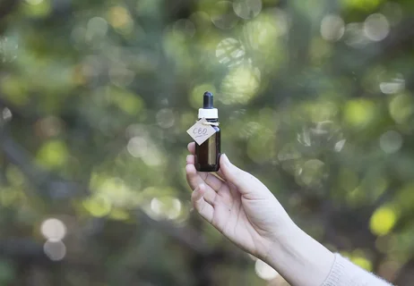 UK’s FSA Softens Stance on 0% THC in CBD Products, as MHRA Draws Clear Line on CBD Medical Claims
