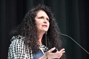 Suzanne-Sisley-300x200.jpg