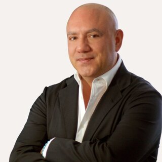 Headshot_1-1024x1024.jpg