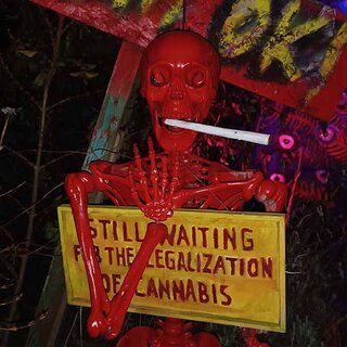 christiania-waiting-cannabis.jpg