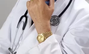 doctor-2337835_1280-e1754048533248-300x181.webp